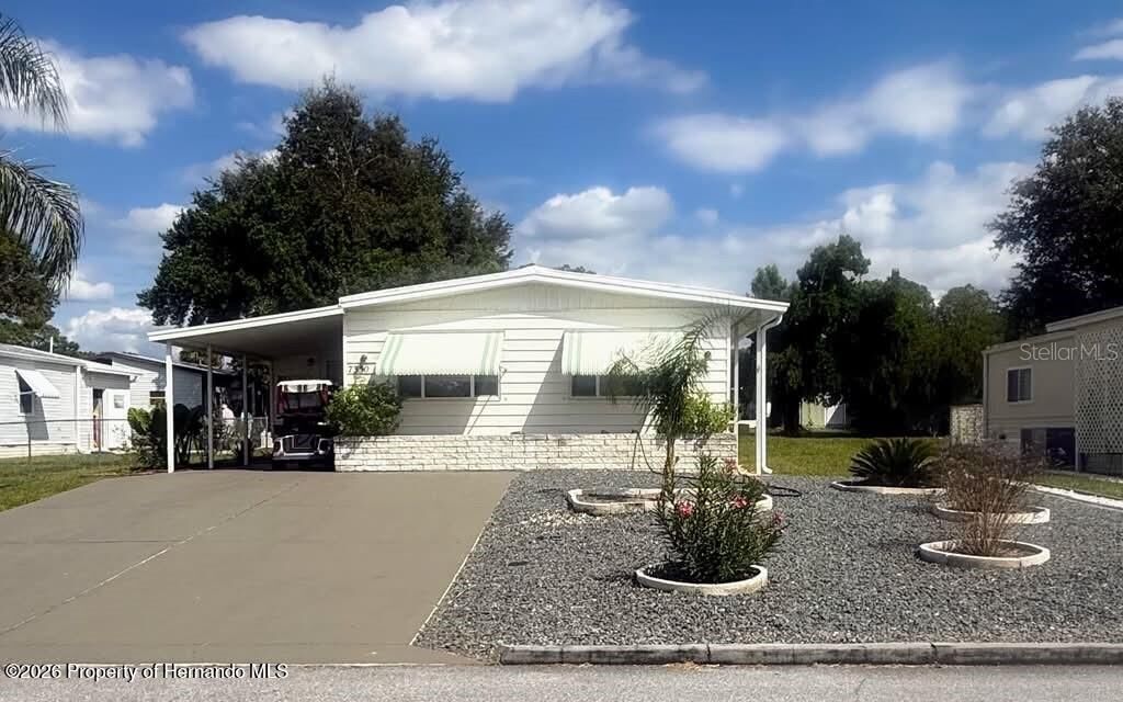 Property Photo: 7350 Thorpp Avenue FL 34613