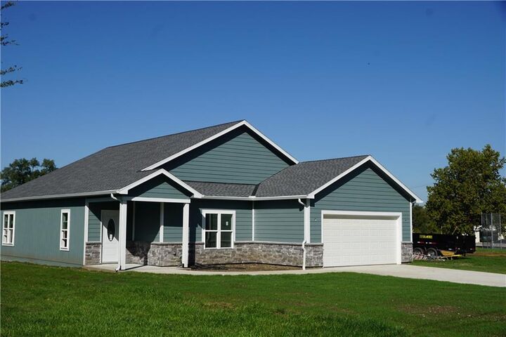 Property Photo: 703 N Jefferson Street KS 66083