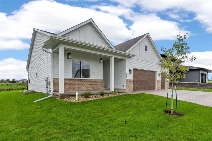 Property Photo:  65 S Strub St  IA 52317 