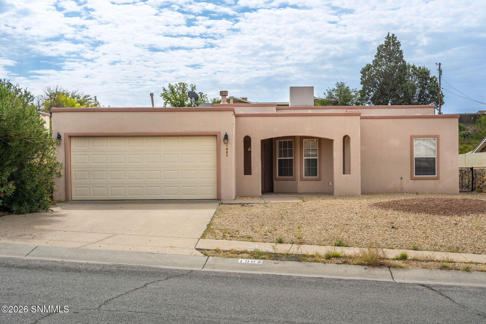 Property Photo:  1982 Bentley Drive  NM 88001 