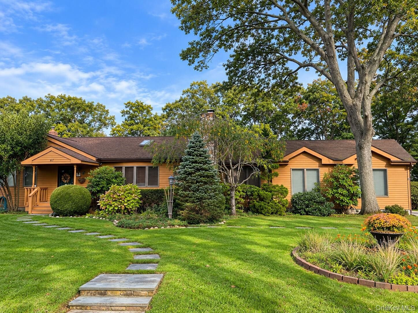 Property Photo:  67 N Howells Point Road  NY 11713 