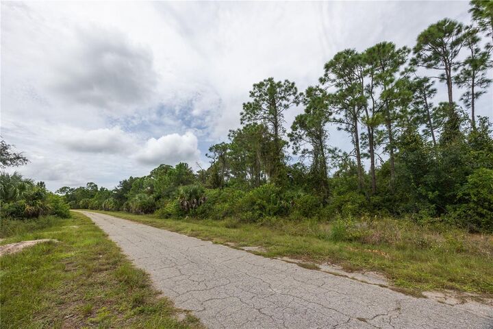Property Photo:  Gladview Circle  FL 34288 