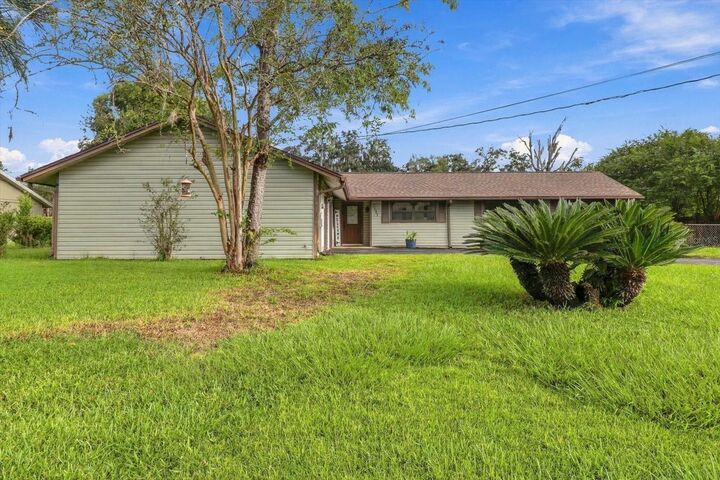 Property Photo: 2141 NE 9th Street FL 34470
