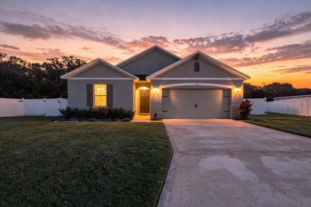 Property Photo: 261 St Thomas Drive FL 33860