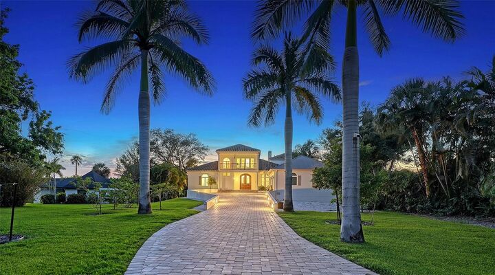 Property Photo: 2115 Lychee Lane FL 34275