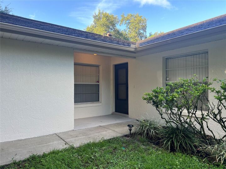 Property Photo:  805 Sleepy Harbour Drive  FL 34761 
