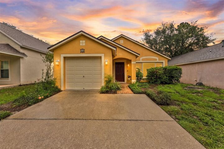 Property Photo:  609 Cape Cod Cir  FL 33594 