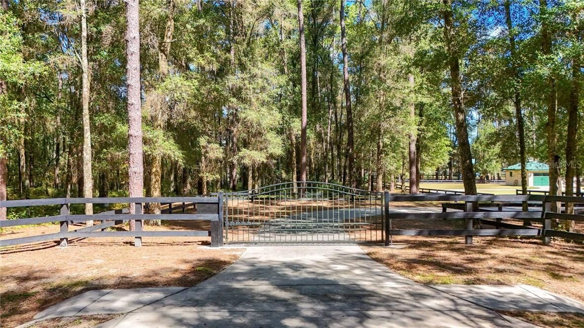 Property Photo: 3 Carry Back Road FL 34482