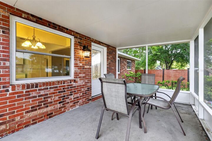Property Photo: 552 Highland Drive FL 32726