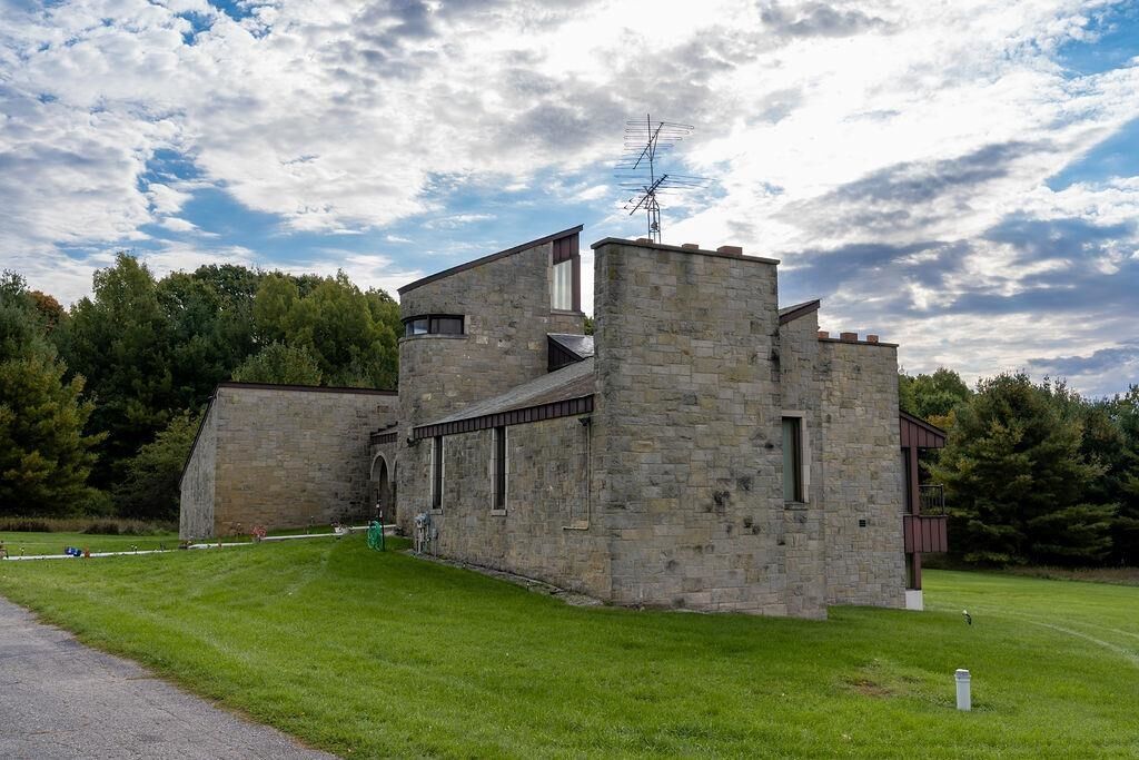 Property Photo: 5591 W Pickard Road MI 48858