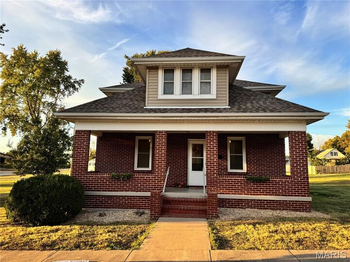 Property Photo:  307 E Pear Avenue  MO 65066 