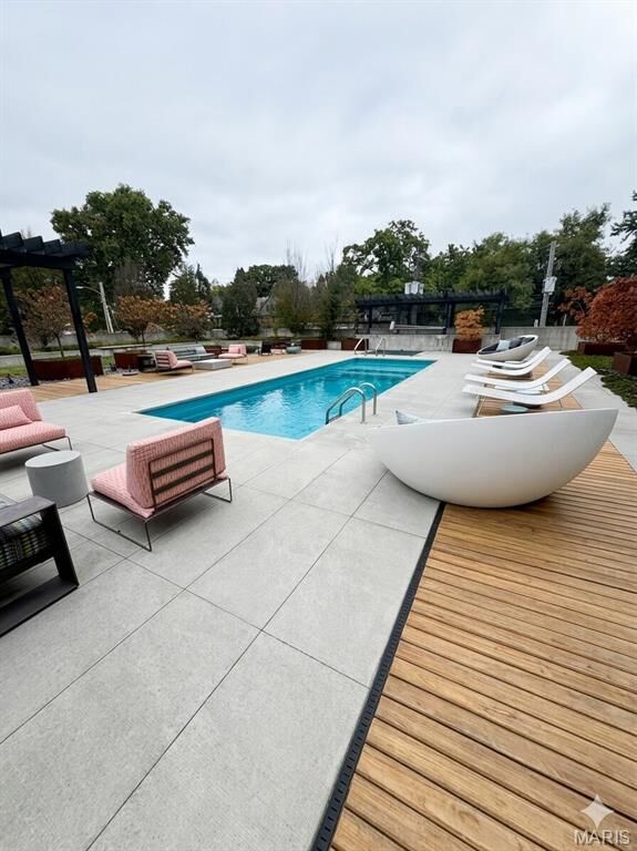 Property Photo: 4101 Laclede Avenue 108 MO 63108