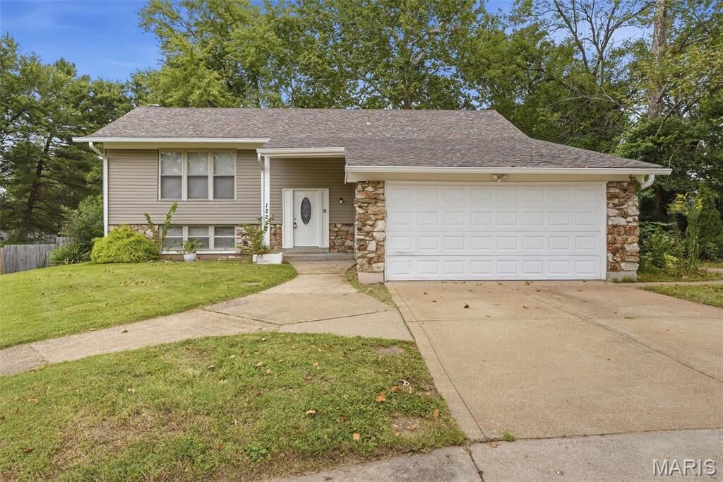 Property Photo:  12258 Trailoaks Court  MO 63033 