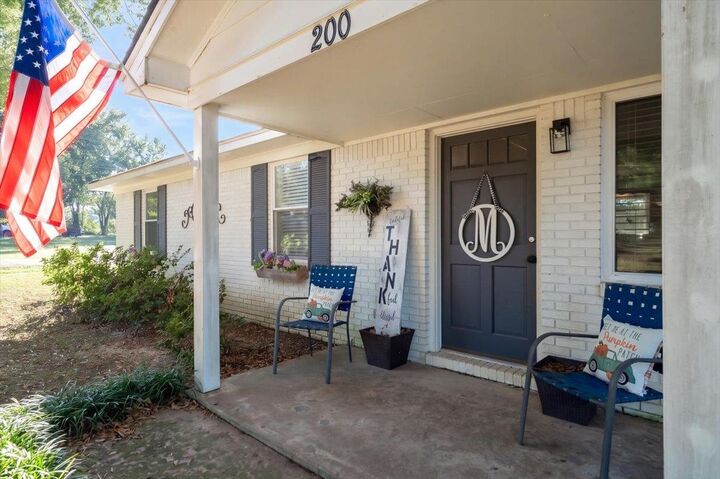 Property Photo: 200 Main St TN 38057