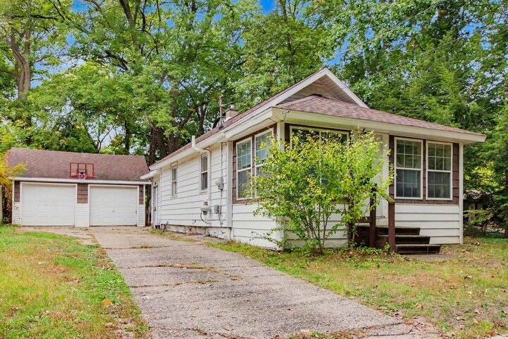 Property Photo: 721 N Dartmouth Street MI 49006