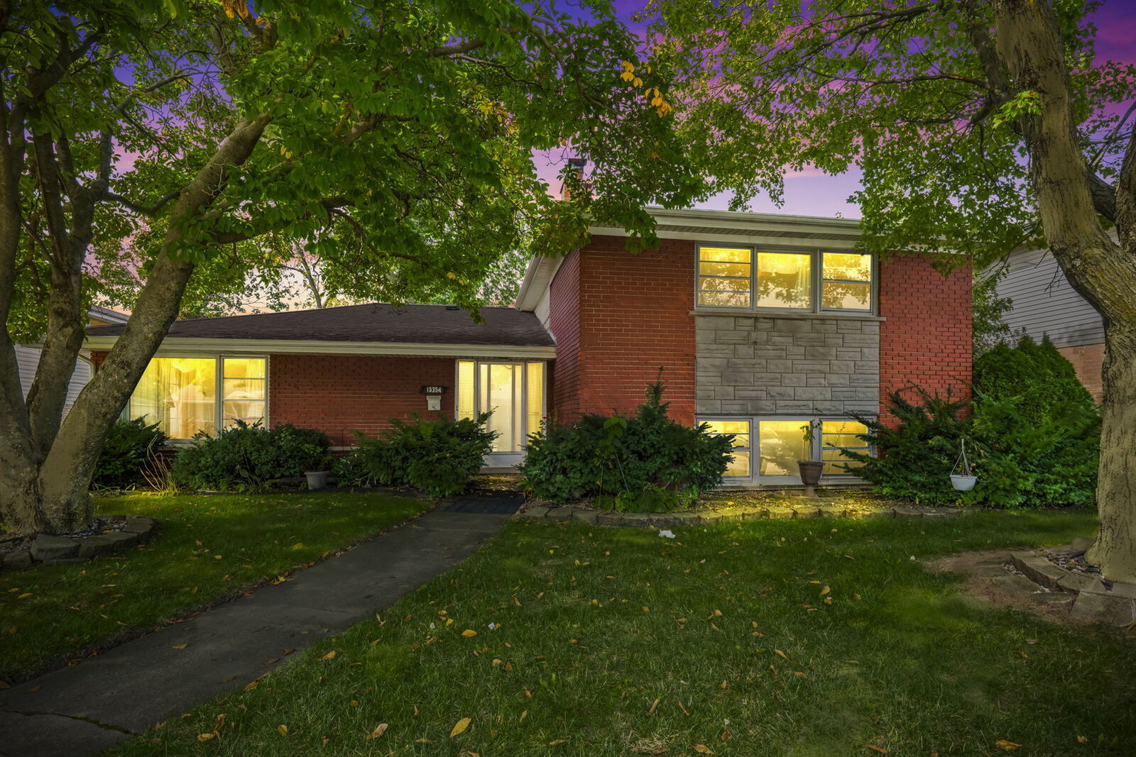 Property Photo:  15354 Dobson Avenue  IL 60473 