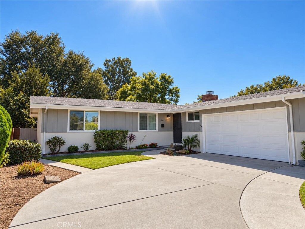 Property Photo: 1638 W Alomar CA 92802