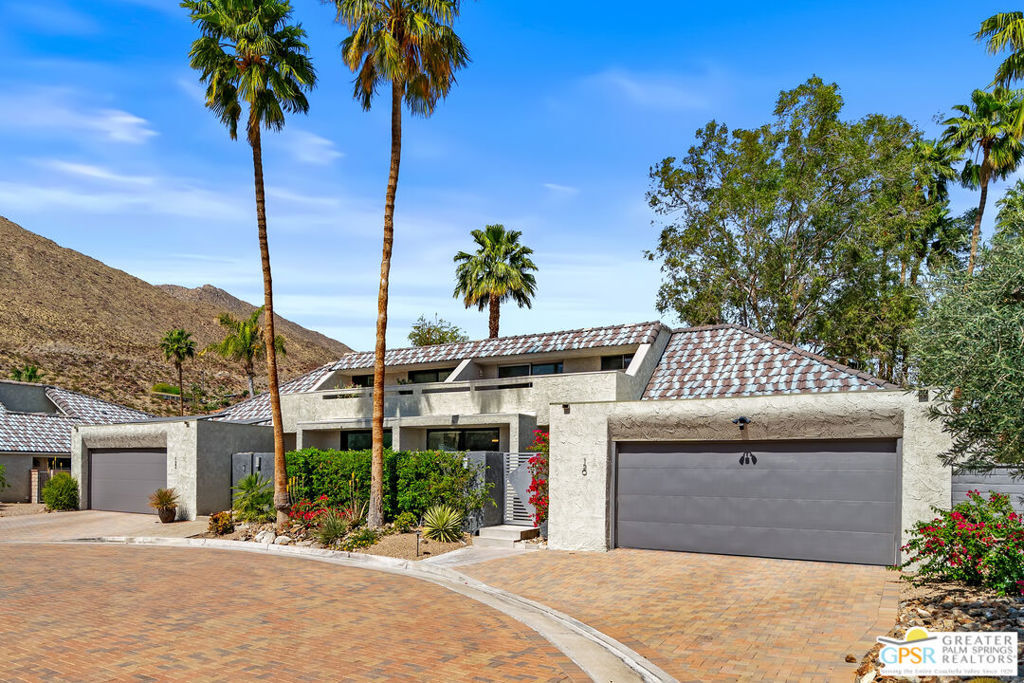 Property Photo: 120 E Perlita Circle CA 92264