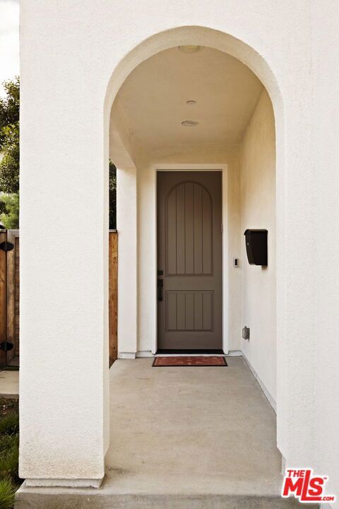 Property Photo:  1426 S Sierra Bonita Avenue  CA 90019 