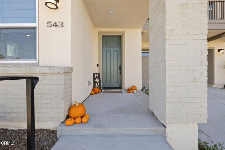 Property Photo:  543 San Lorenzo Road  CA 93004 