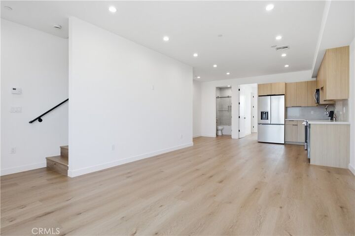 Property Photo: 16106 Leadwell St CA 91406