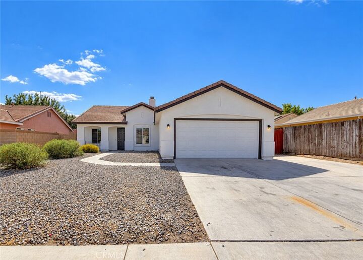 Property Photo: 6152 W Avenue J5 CA 93536