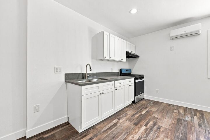 Property Photo:  11917 Burton Street 2  CA 91605 