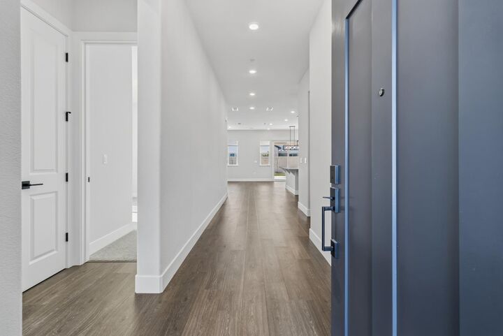 Property Photo:  3017 Hemet Way  CA 95747 