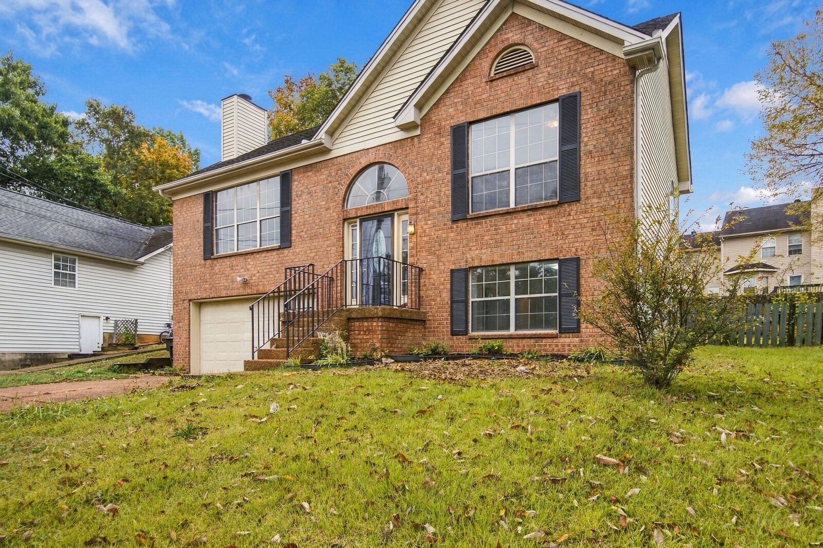 Property Photo:  1109 Burlingame Ct  TN 37013 