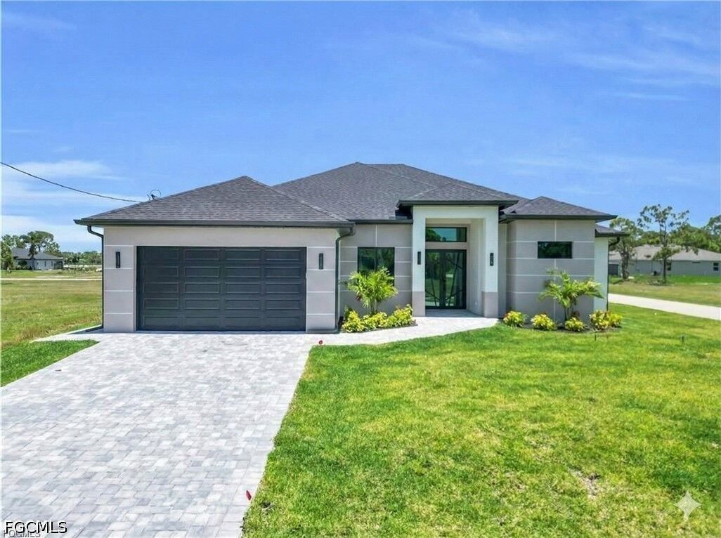 Property Photo:  4317 NE 9th Court  FL 33909 