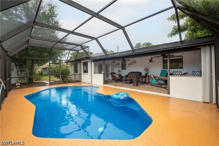 Property Photo: 4448 Pompano FL 34293