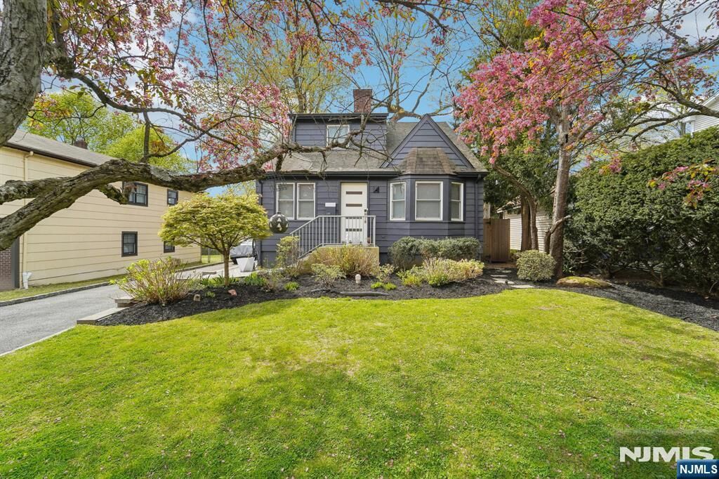 Property Photo:  120 Gordon Avenue  NJ 07670 