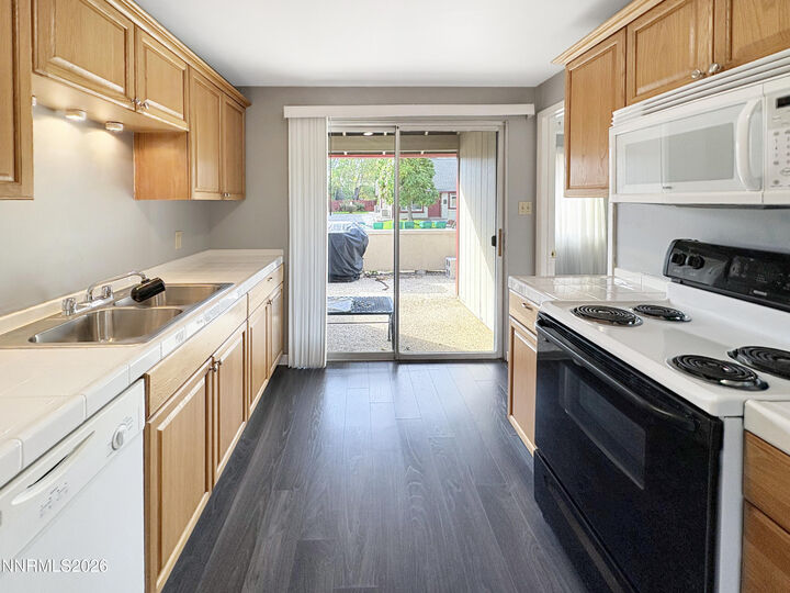 Property Photo: 1692 London Circle NV 89431