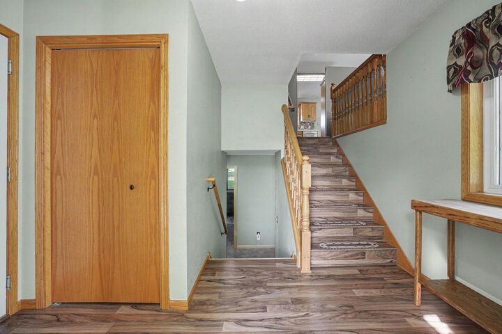 Property Photo:  917 Sellards Drive  MN 55325 