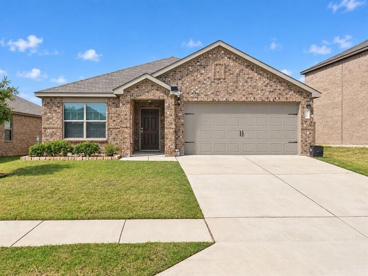 Property Photo: 220 Drifter Drive TX 76071