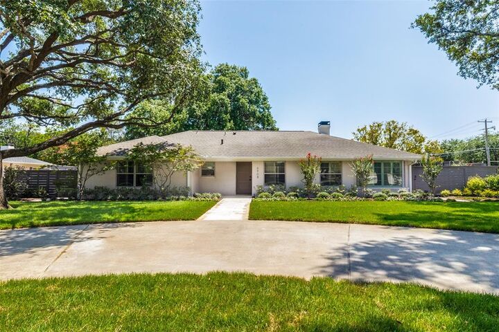Property Photo: 6908 Lavendale TX 75230