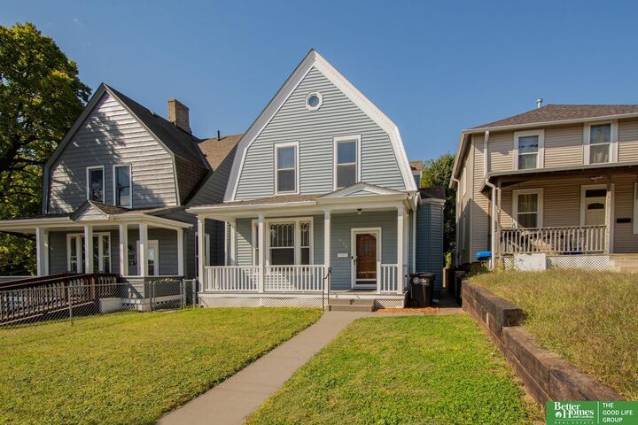 Property Photo:  842 S 22nd Street  NE 68108 