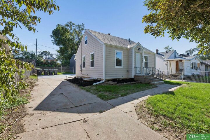 Property Photo:  3909 Blondo Street  NE 68111 