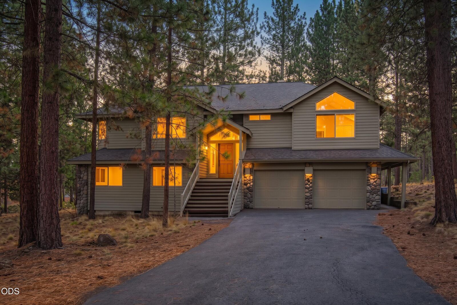 Property Photo: 18130 Mt Baker Lane 4 OR 97707