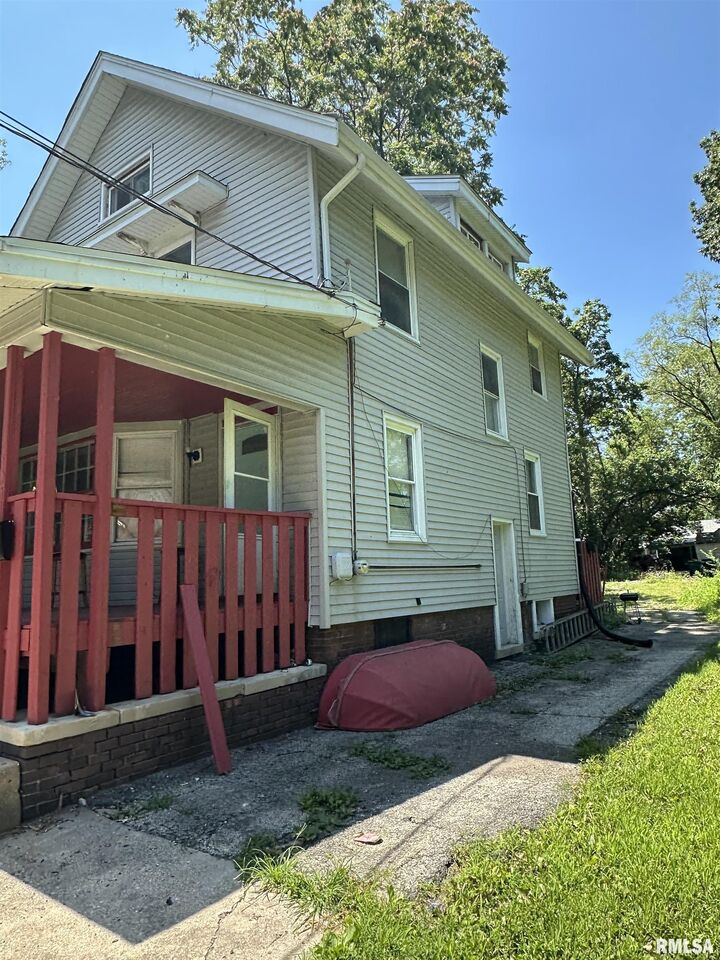 Property Photo:  1607 N Bigelow Street  IL 61604 