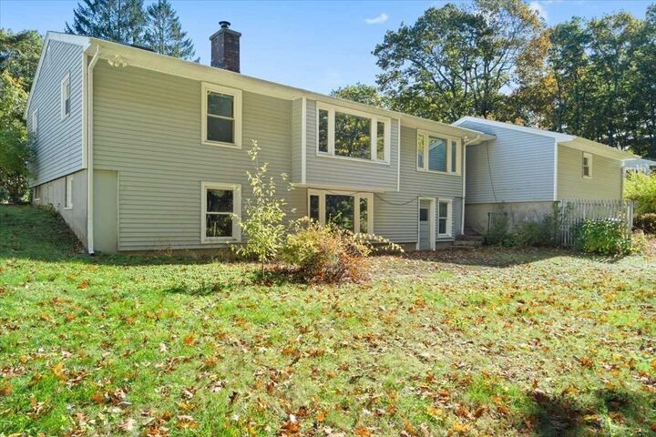Property Photo:  29 Laurel Hill Ln  MA 01520 