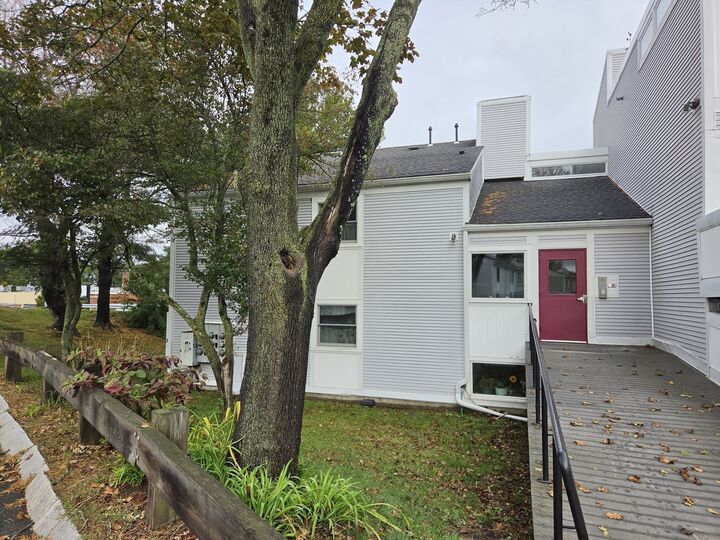 Property Photo: 1 Northridge Rd B MA 01915