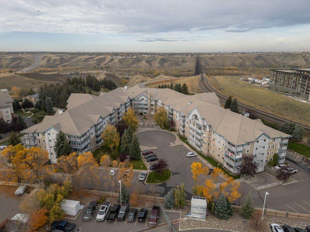 Property Photo:  75 1 Avenue S 416  AB T1J 4R2 