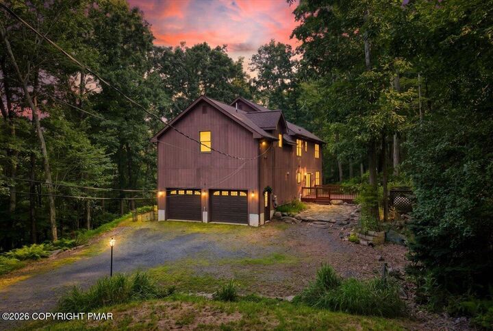 Property Photo:  5110 Oak Lane  PA 18325 