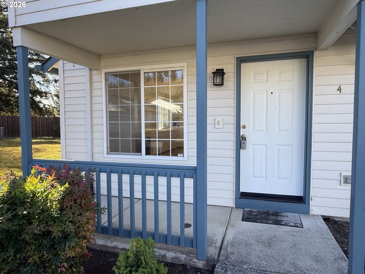 Property Photo:  1660 N 18th St 4  WA 98671 