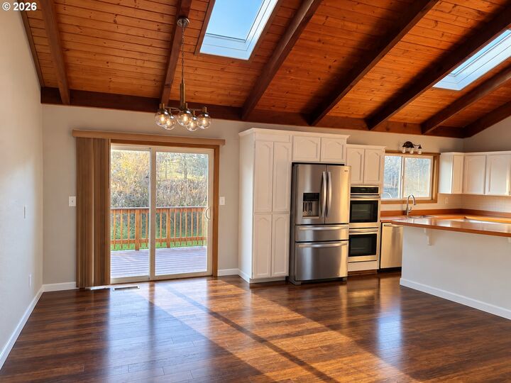 Property Photo: 1182 Jackson Ave OR 97411