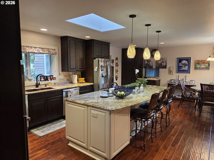 Property Photo: 7615 SW Fairway Dr OR 97070