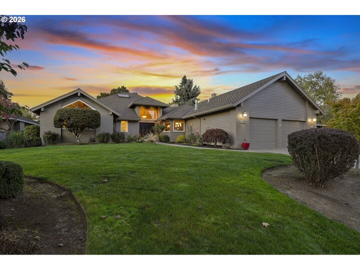 Property Photo:  7615 SW Fairway Dr  OR 97070 
