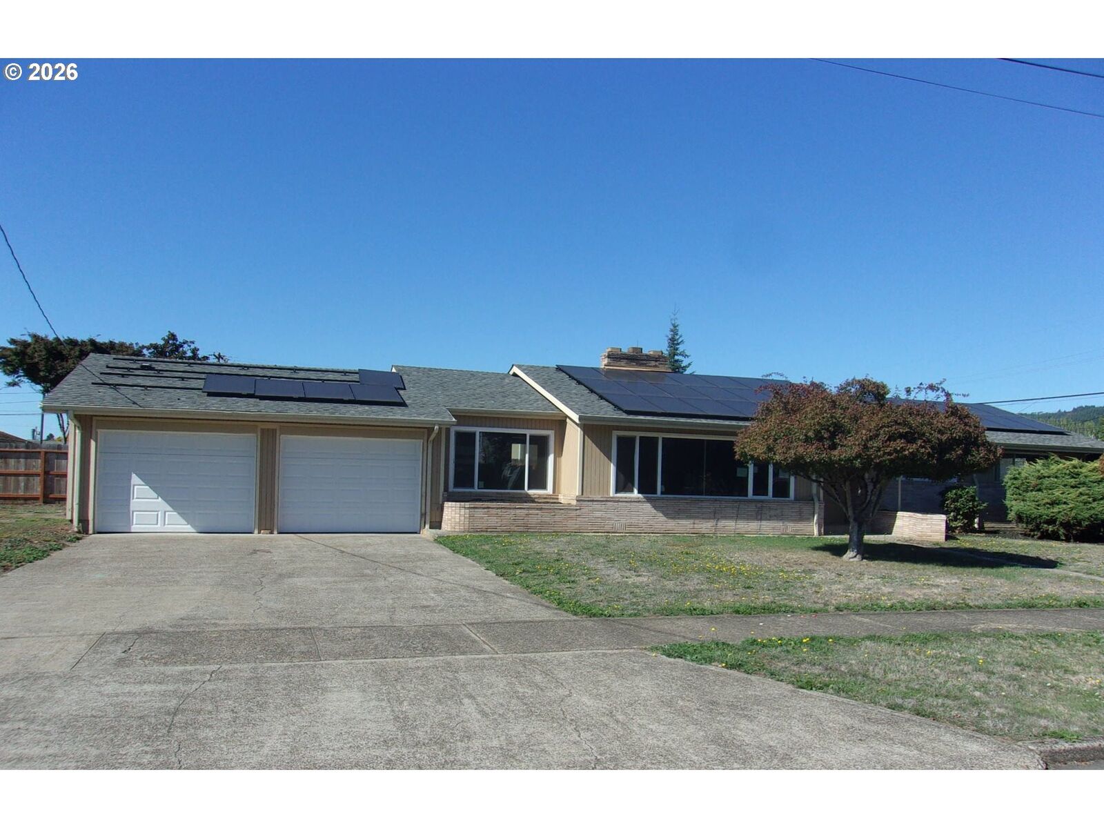 Property Photo:  136 NE Ash St  OR 97378 