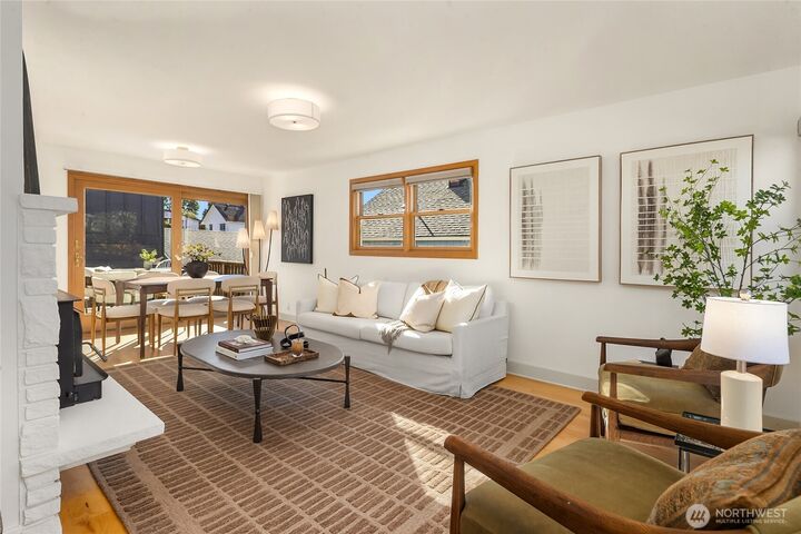 Property Photo:  646  Alder Street A  WA 98020 